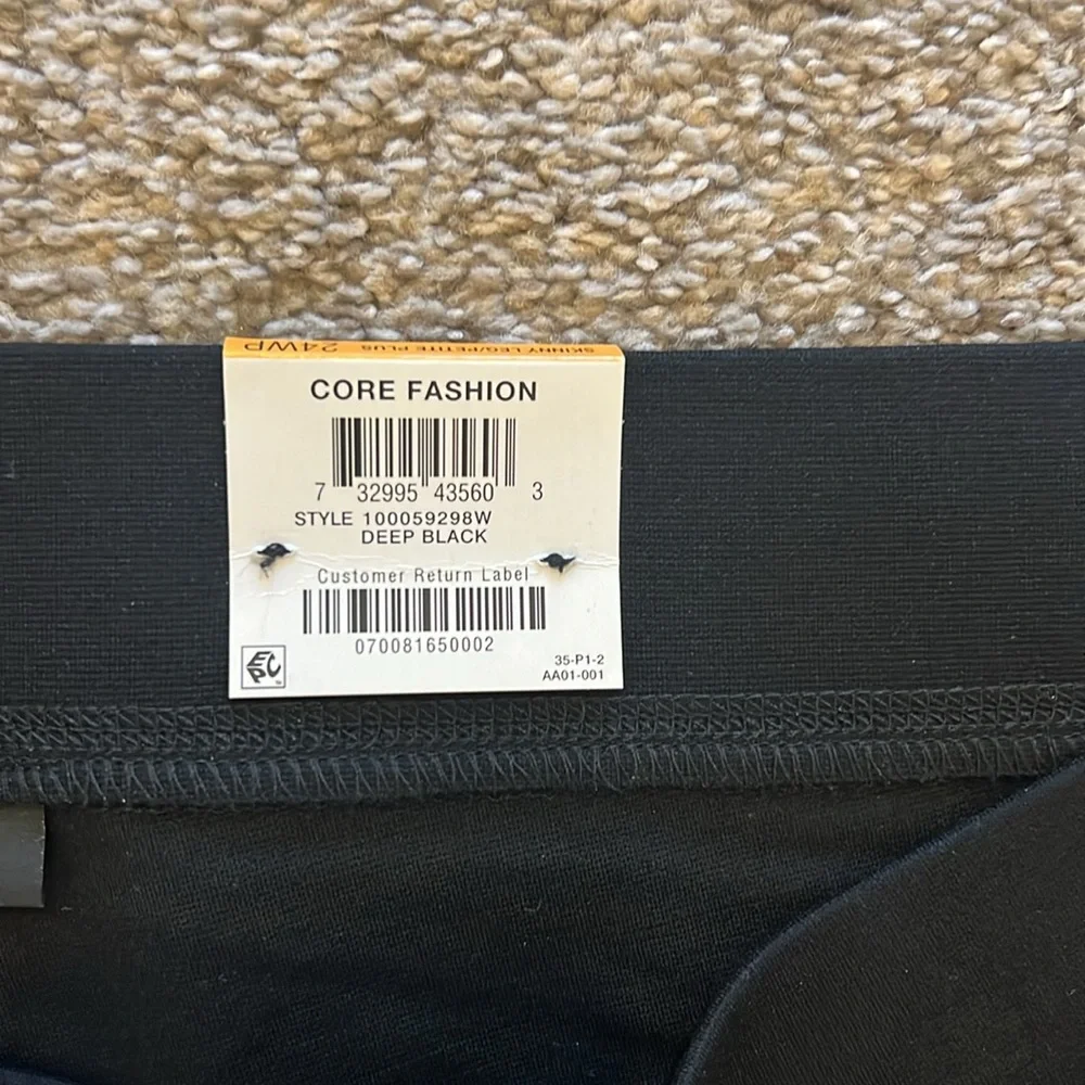 Skinny Leg Petite Plus black Pants - Picture 2 of 5